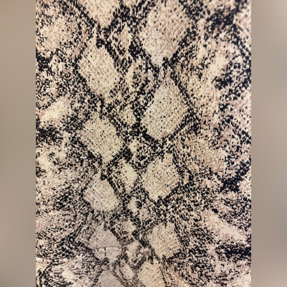 BCBGMaxAzria Snake Print Fit/Flare cap sleeve mock neck Mini Dress size Medium - Picture 5 of 11